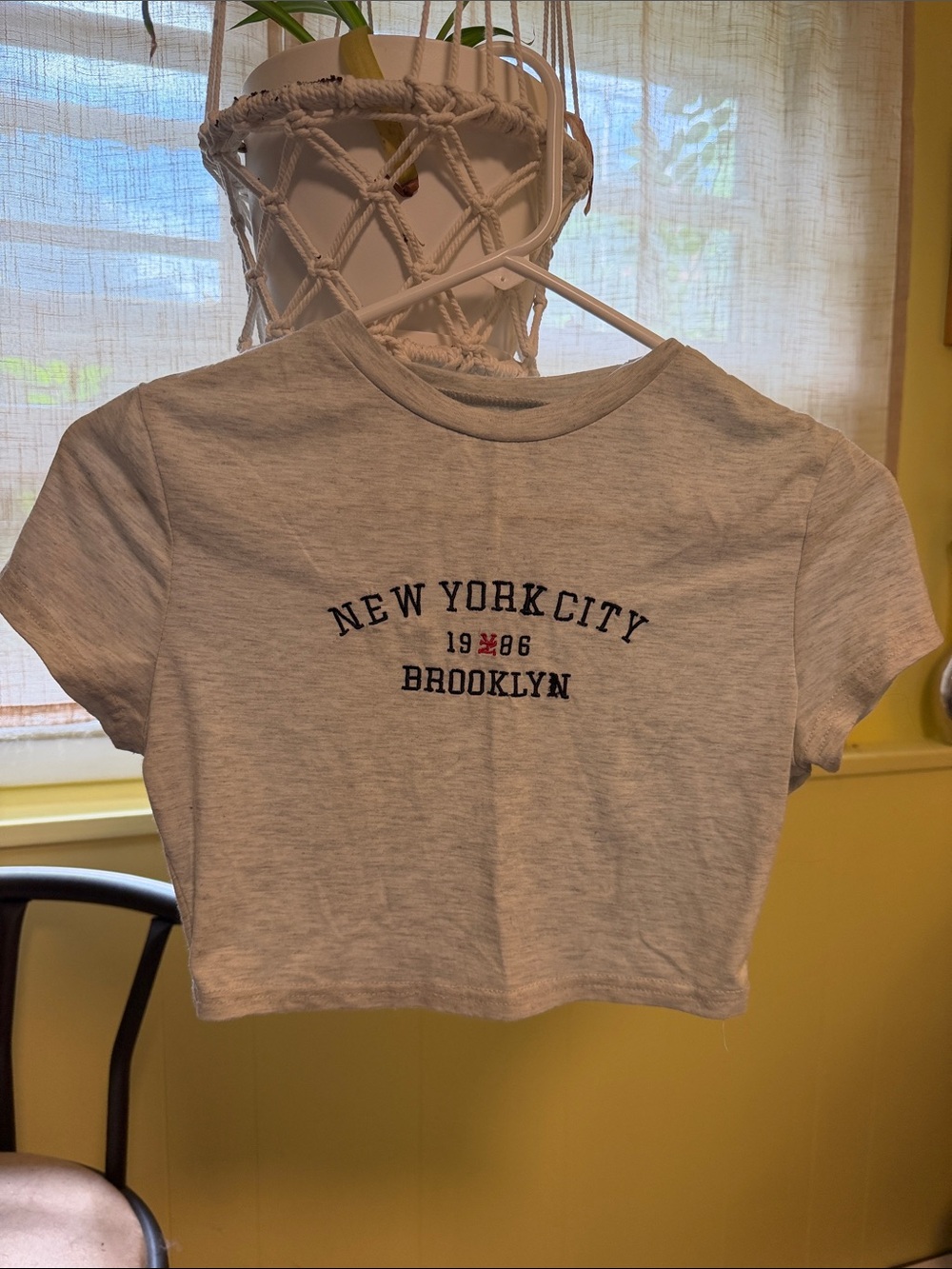 New York City Brooklyn Graphic Crop Tee - Light Gray